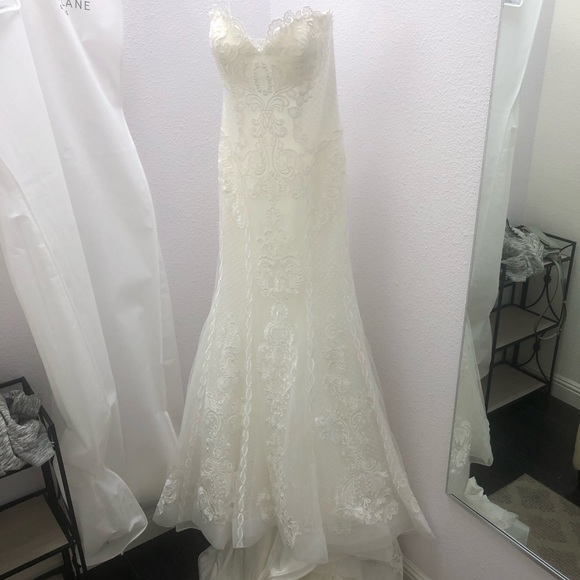 Madi Lane ROMANA Wedding Gown - Picture 8 of 12